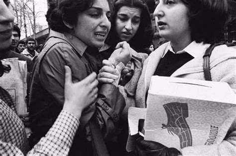 Women Protesting Forced Hijab Days After The Iranian Revolution 1979 Rare Historical Photos