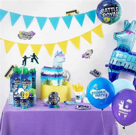 Ya que los puntos positivos los hay por montón sin mencionar veremos que animar una fiesta infantil no tiene nada del otro mundo, lo único que se va a necesitar es un poco de creatividad e imaginación. Ideas Cumpleaños Fortnite - Como decorar y hacer una ...