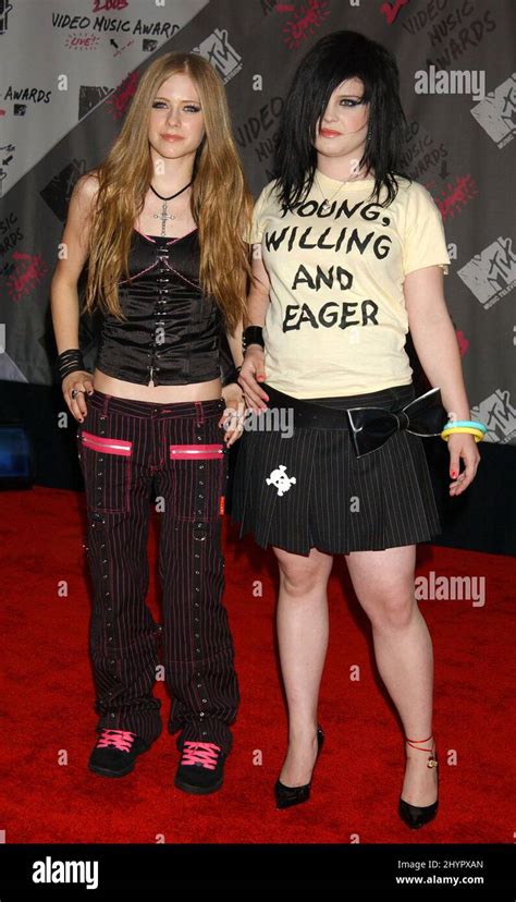 Avril Lavigne And Kelly Osbourne Attend The 2003 Mtv Video Music Awards At Radio City Music Hall