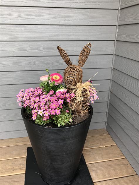 Pin By Diane Malboeuf On Easter Planter In 2020 Plants Planters Easter