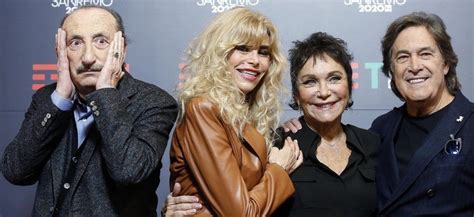 Active since the late 1960s, they have sold over 20 million records. Sanremo 2020, Ricchi e Poveri: "Siamo partiti in quattro ...