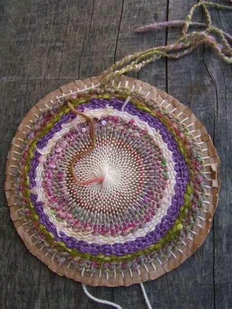 Great Circular Weaving Tutorial Shows The Weaving But Not How To