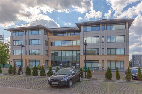 Wraz z gabrielą wymyśliłyśmy, że ja pójdę do oddziału bronka, a ona do oddziału władka. Biuro Wiśniowy Business Park A - ul. 1 Sierpnia 8 ...