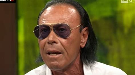 Video antonello venditti incanta il pubblico di villa fidelia. Antonello Venditti vivo grazie a Lucio Dalla: "Ho pensato ...
