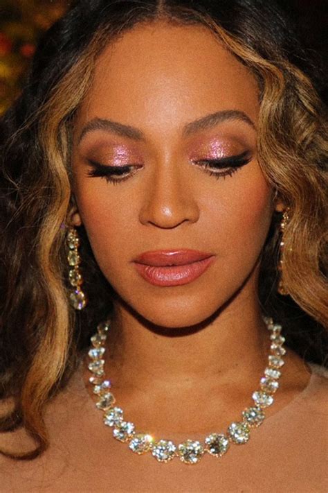 Beyoncés Makeup Artist Has A Genius Hack For Nailing Razor Sharp