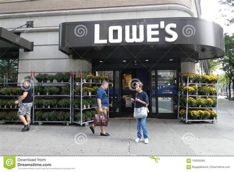 Lowes Store Editorial Stock Image Image Of Retail Store 100026564