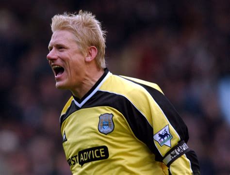 His birth sign is scorpio and his life path number is 3. L'uomo del giorno, Peter Schmeichel: la rissa con Roy ...