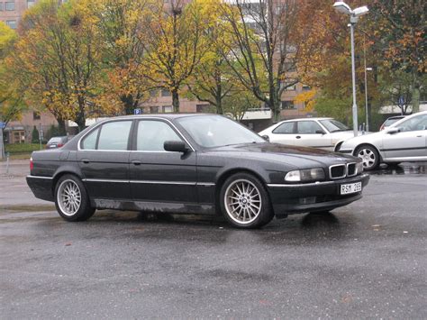 Frank first uses the car when he drives some bank robbers away from the police in a high speed chase. BMW 735i E38 | nakhon100 | Flickr