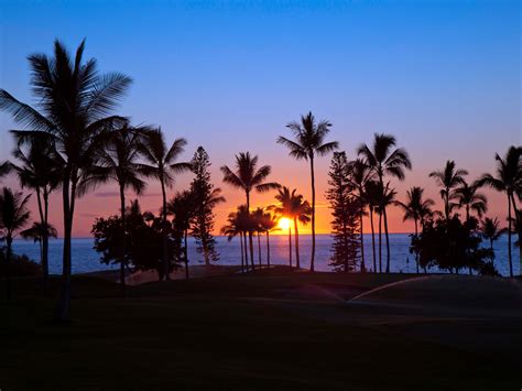 Tropical sunset Hawaii | WorldStrides