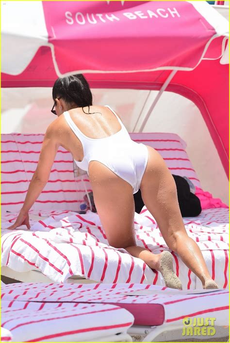 Kourtney Kardashian Shows Off Killer Body In White Swimsuit Photo 3912564 Kourtney Kardashian