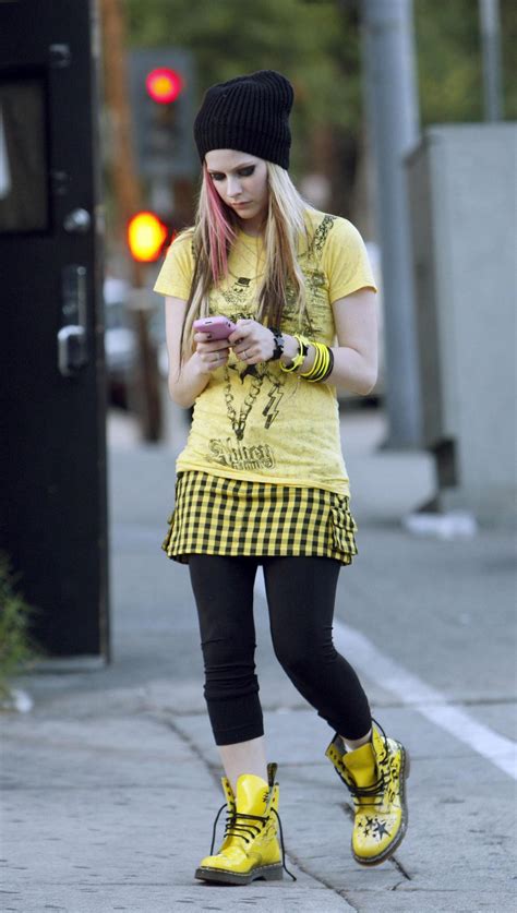 Avril Wear Abbey Dawn Clothing HD Avril Lavigne Photo 9904410