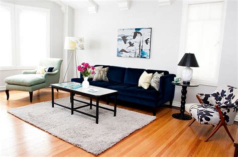 So picking out a blue sofa is a great way to anchor a new living room scheme: Blue And White Interiors: Living Rooms, Kitchens, Bedrooms ...