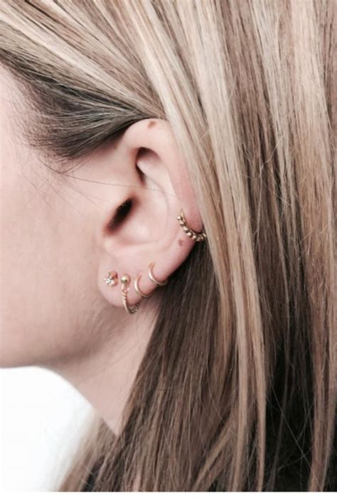 Minimal Earrings By Fashionology Goldjewelleryearrings Gold Jewelry
