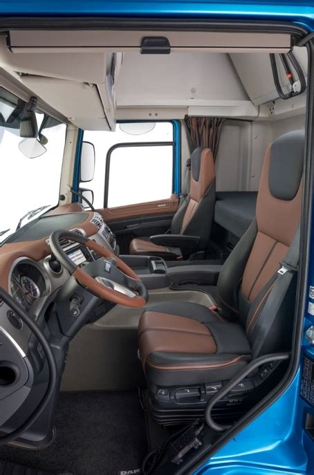 33 2017 New Daf Cf Exclusive Line Interior Export And Freight