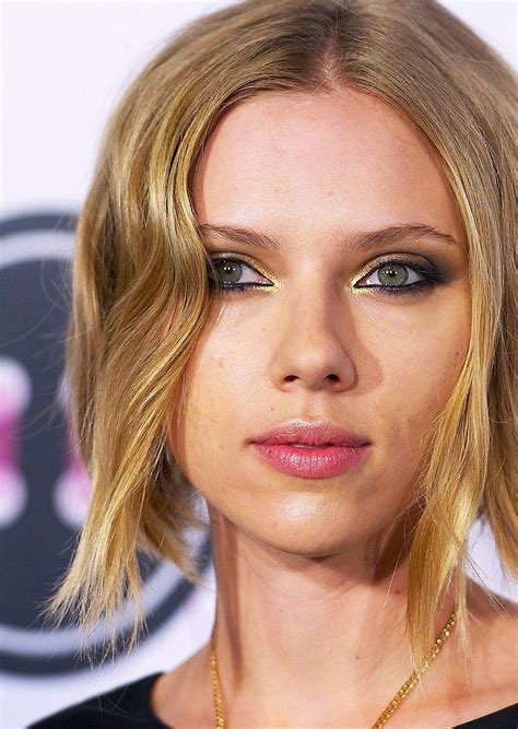 Celebrity stylists know how to make their clients look flawless in record time. Pin by Dwight Mccarthy on Scarlett | Short hair styles ...