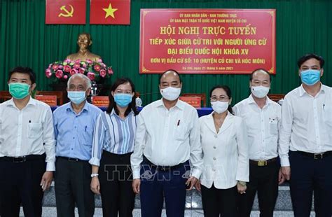 Chủ tịch nước tin tưởng trên cương vị mới, bà đại sứ sẽ có nhiều hoạt động nhằm thúc đẩy quan hệ giữa hai nước trong đó có việc xúc tiến trao đổi đoàn cấp cao. Chủ tịch nước Nguyễn Xuân Phúc tiếp xúc cử tri trực tuyến ...