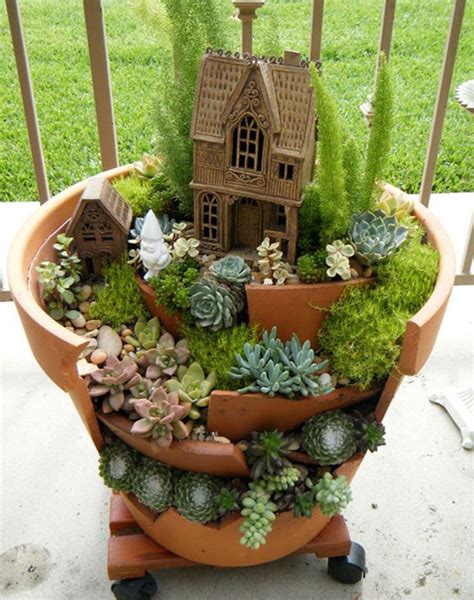 Diy fairy gardens can be a great way to give an excellent decorative touch to your green spaces, porch and also to patio!! DIY Fairy Gardens Made From Broken Pots | DeMilked