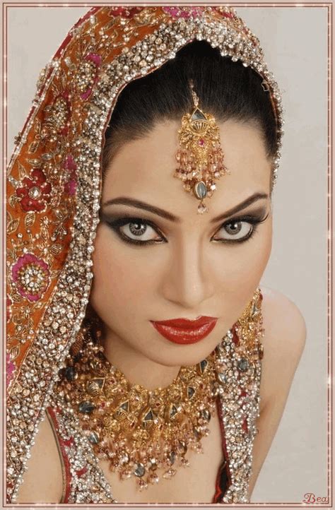 16943dc29a560313565641fd81f3590f 500×762 Beautiful Women Pictures Bridal Makeover Indian