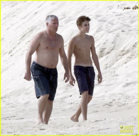 Justin Bieber Shirtless In Cabo With Selena Gomez Photo 2615504 Justin Bieber Selena Gomez