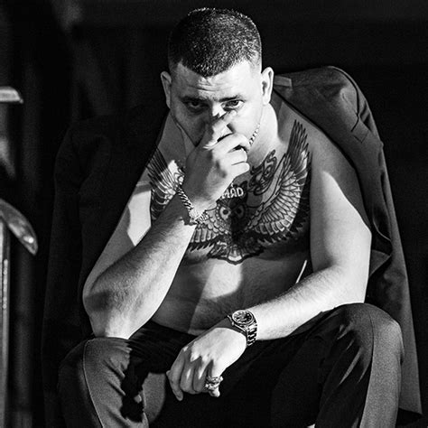 Γεννήθηκε στη νέα υόρκη και ήρθε στην ελλάδα για πρώτη φορά στην ηλικία των 13. Madclip / Ράπερ Madclip: Πέρασε με κόκκινο και έμπλεξε ...