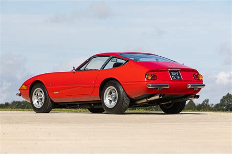 Ferrari 365 gtb/4 daytona (man. Sir Elton John's 1972 Ferrari 365 GTB/4 Daytona headed to auction