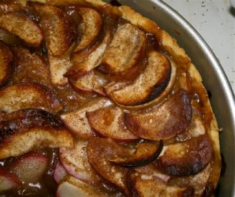 Here is an apple pie recipe that is both easy and sure to please. Homemade Apple Pie from Scratch Recipe | CDKitchen.com