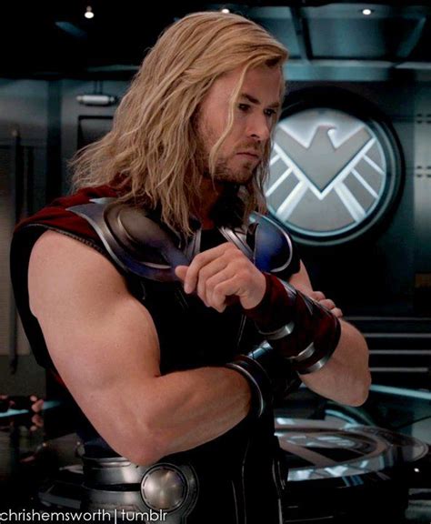 Chris Hemsworth Thor Omg Look At Those Arms