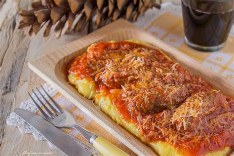 Qual è il piatto tipico del friuli venezia giulia? Polenta con spuntature e salsicce di maiale | Ricette ...