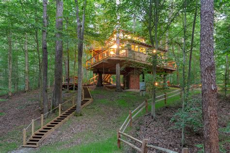 Upon arrival the property opens up with the main feature being a 2.5 acre lake. Hocking Hills Treehouse Cabins - Hocking Hills Cottages ...
