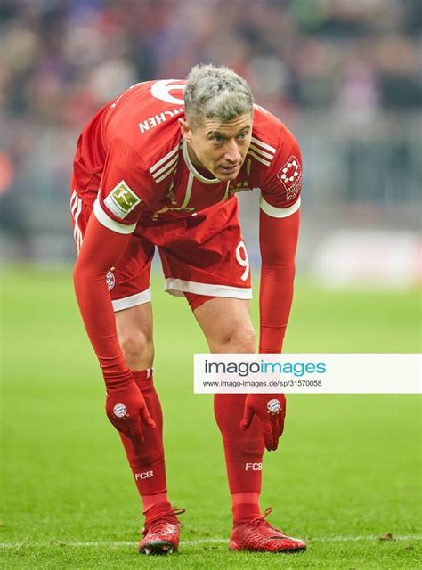Ap der fc bayern münchen gewinnt mit 3 0 2 0 souverän gegen den fc augsburg emilia lewandowski. Robert Lewandowski Frisur 2021