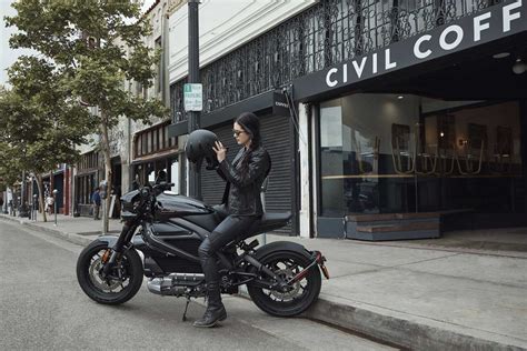 Harley Davidson Livewire Electric Motorcycle Range And Performance