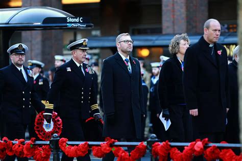 10 poignant pictures from Remembrance Sunday in Newcastle - Chronicle Live