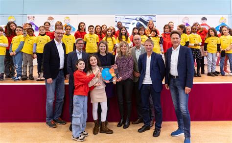 Freudentränen Und Tosender Applaus Bei Premiere Von Kinderrechte Film