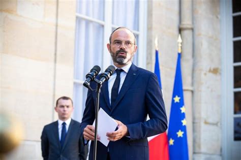 Edouard philippe, probablement atteint de vitiligo. Edouard Philippe explique pourquoi sa barbe n'a blanchi ...