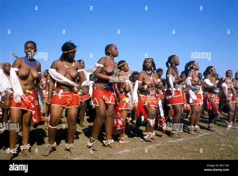 Reed Dance Zeremonielle Teilnehmer Kwa Zulu Natal South Africa Stockfotografie Alamy