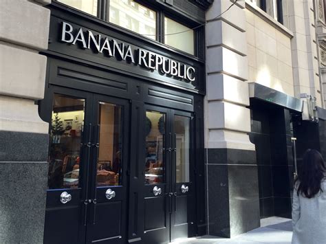Banana Republic Store Tour Shows Why Sales Are Down Business Insider