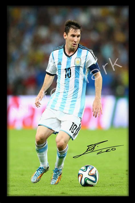√ Leo Messi Autograph