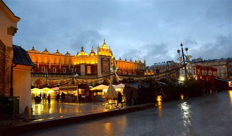 Cracovia krakow corner stats, schedule. Cracovia: itinerario da Wawel allo Stare Miasto - Ti ...