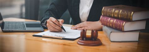 How To Become A Paralegal And Legal Assistant