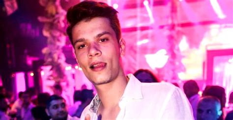 Jocurile dure si complicate pentru succesiunea la putere, dorinta de a se legitima nu doar in structurile. Fiul Lui Gino Iorgulescu Ar Fi Fost Client Al Dealerilor ...