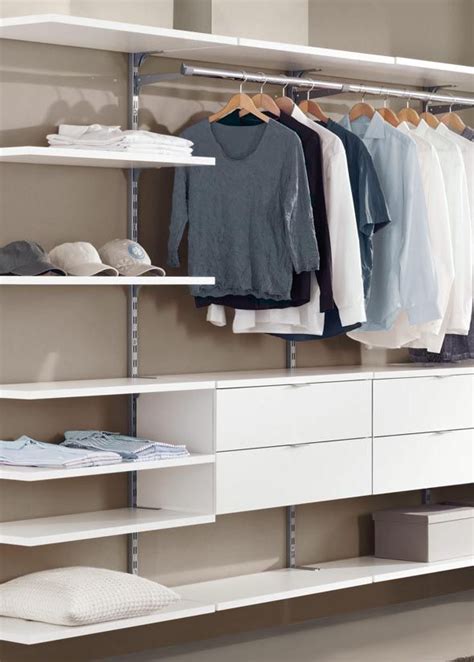 Starte mit dem pax korpus und richte ihn ein, wie es dir gefällt. Begehbarer Kleiderschrank » Online planen & kaufen ...
