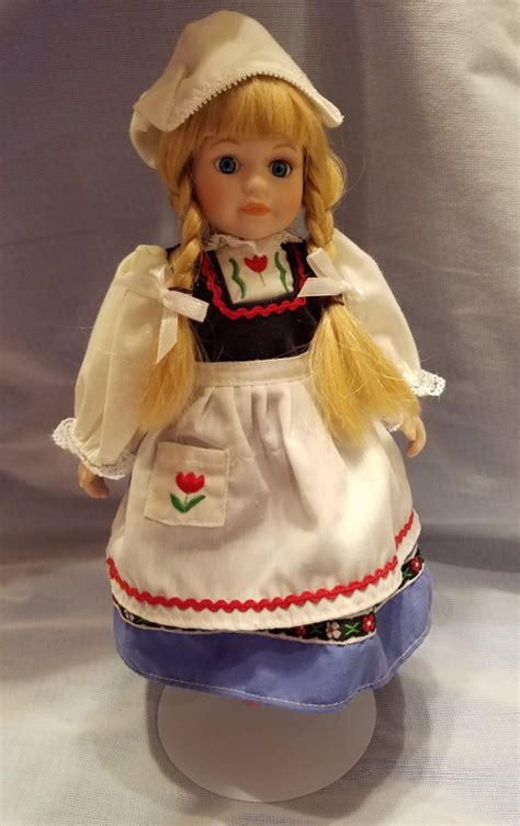 Porcelain Doll Royalton Collection Dutch Girl Red Tulip Trim Holland 10 1998 Other