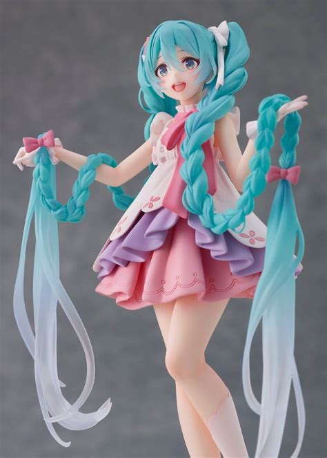 Series Hatsune Miku Character Hatsune Miku Material Pvc And Abs