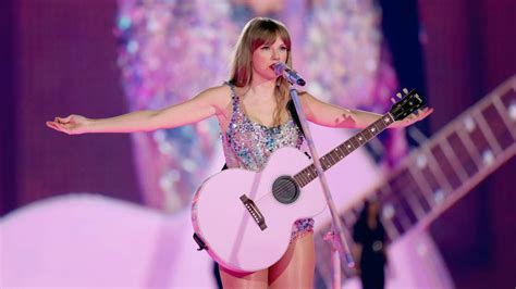 Taylor Swift Returns To The Stage With Epic Three Hour 44 Song Show As