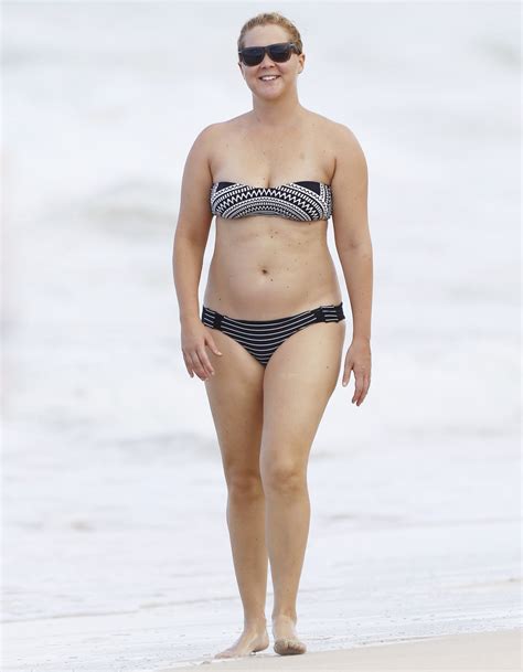 Amy Schumer Shows Off Her Bod In A Strapless Bikini In Hawaii Celebrity Bikini Celebrity