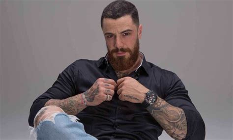 Felipe titto é colocado para fora do domingão, direção se envolve e ator manda recado para faustão: A Dona do Pedaço: Flipe Tito revela sofrimento para virar ...