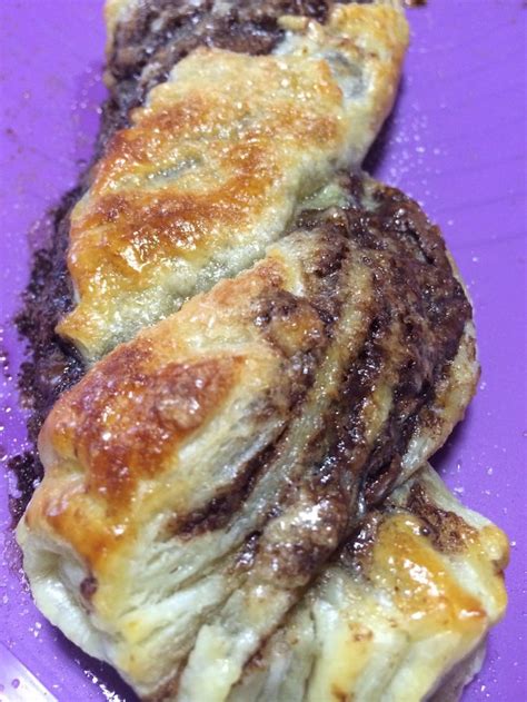 Para amantes del chocolate, en tableta, crema, barritas o bombones sin azúcar, con leche o puro, todos los encuentras en alcampo.es. Espiral de hojaldre y chocolate | Hojaldre con chocolate ...