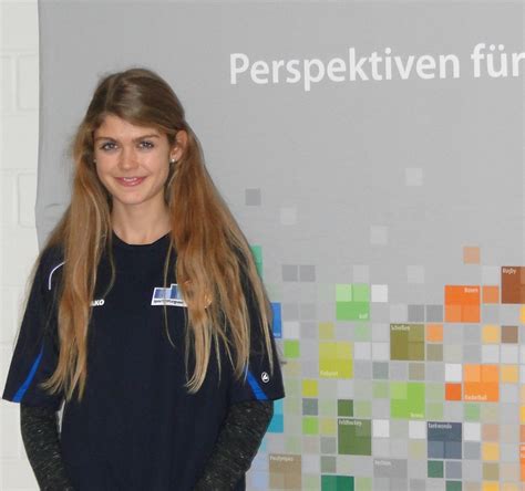 Konstanze klosterhalfen 5000m 14:26.76 nr at german championships 2019. Konstanze Klosterhalfen sprintet an die Spitze - Deutsche ...