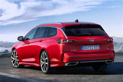 Opel has equipped the insignia gsi sports tourer with a top engine for powerful performance with a punch: Opel Insignia GSi (2020) officieel | Autofans