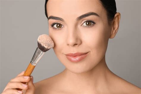 Best Makeup Techniques For Oily Skin